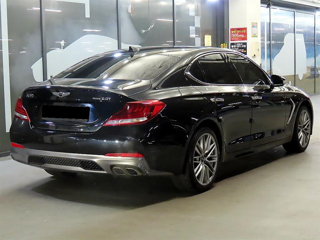 Genesis G70 — photo 04