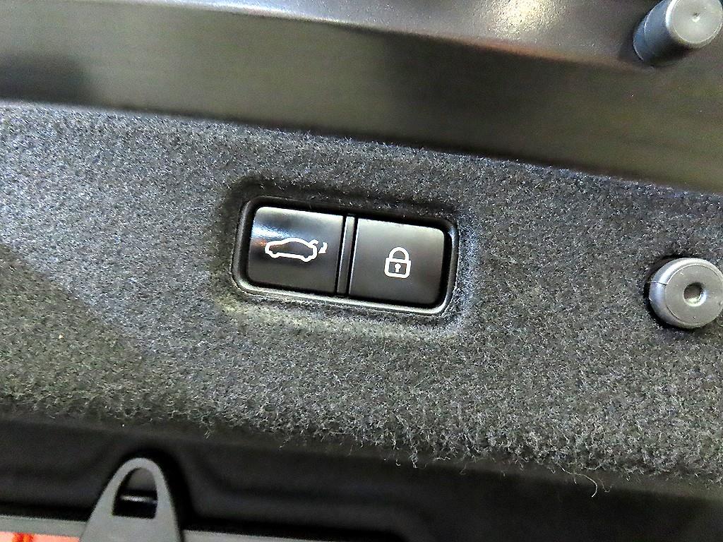 Genesis G70 — photo 17