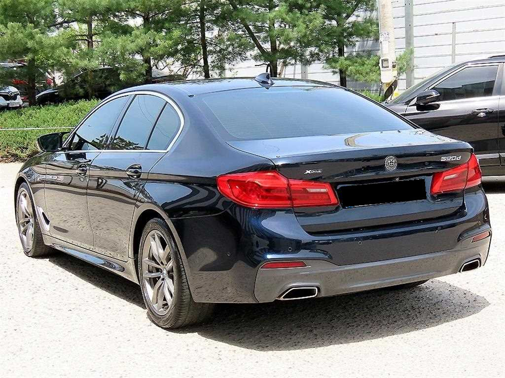BMW 5-Series — photo 03