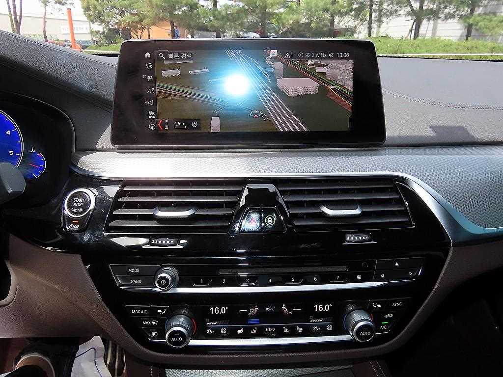 BMW 5-Series — photo 13