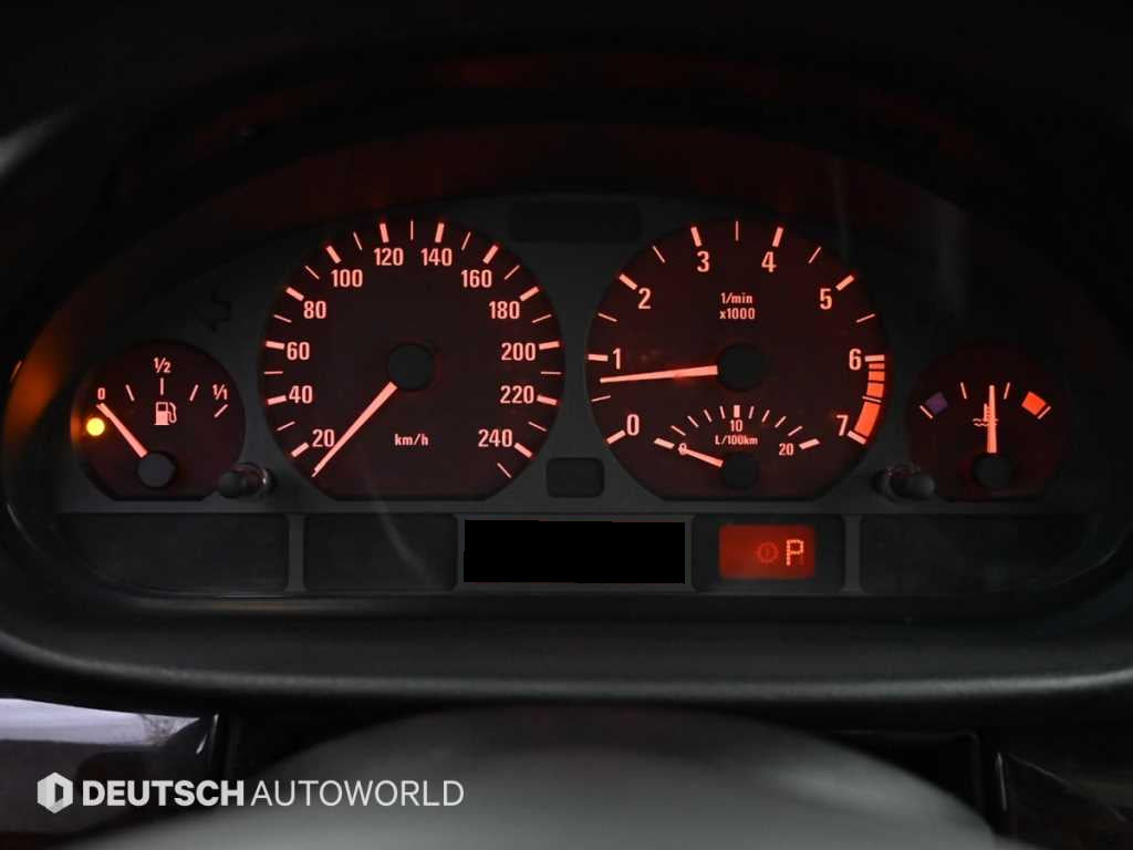 BMW 3-Series — photo 08