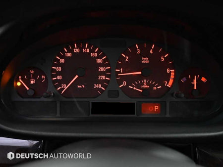 BMW 3-Series — photo 08