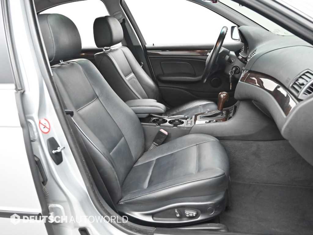 BMW 3-Series — photo 10