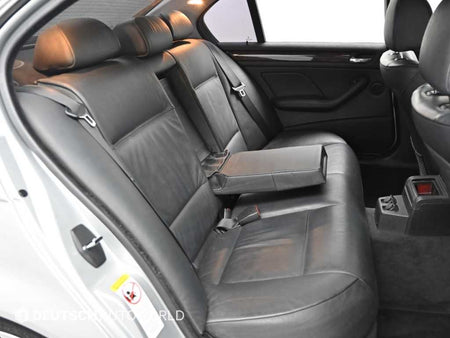 BMW 3-Series — photo 12