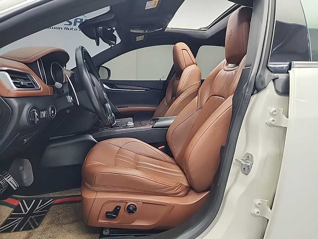 Maserati Ghibli — photo 11