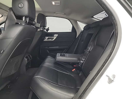 Jaguar XF — photo 12