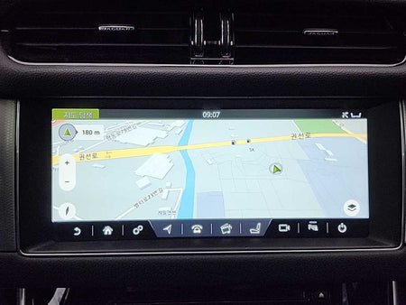 Jaguar XF — photo 15