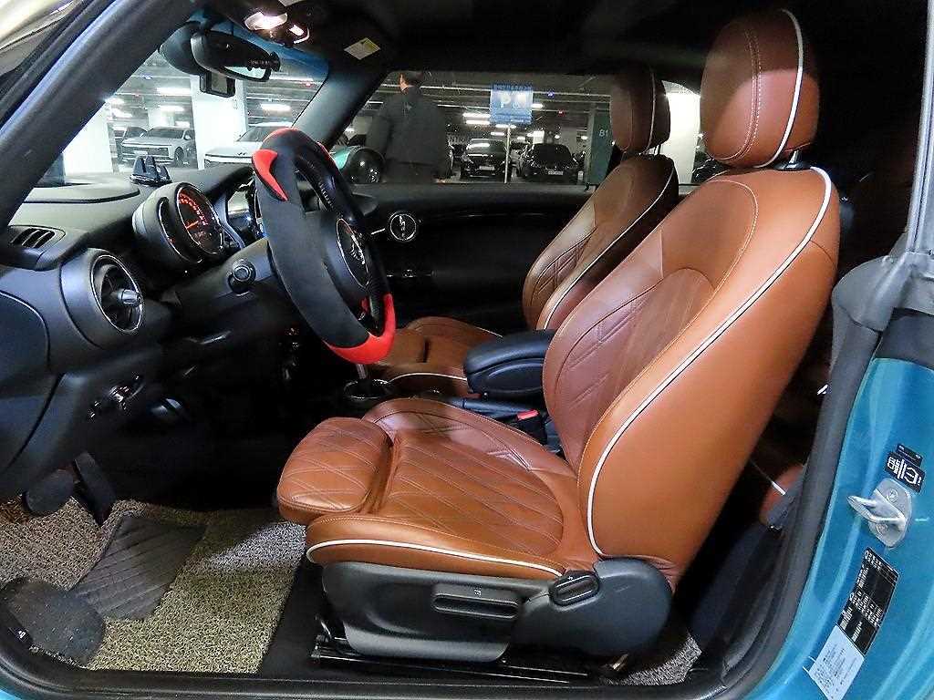 Mini Cooper Convertible — photo 08