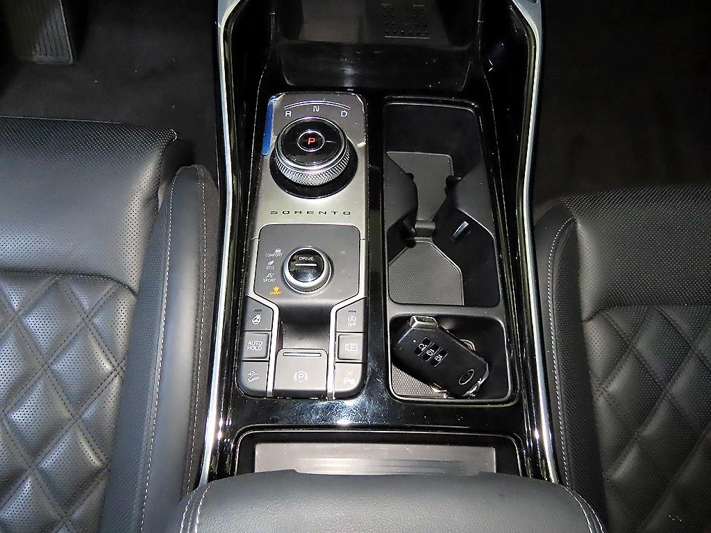 Kia Sorento — photo 12