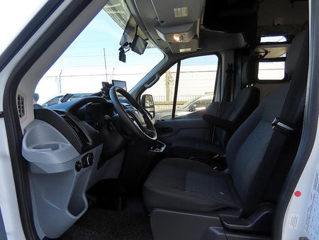 Ford Transit — photo 05