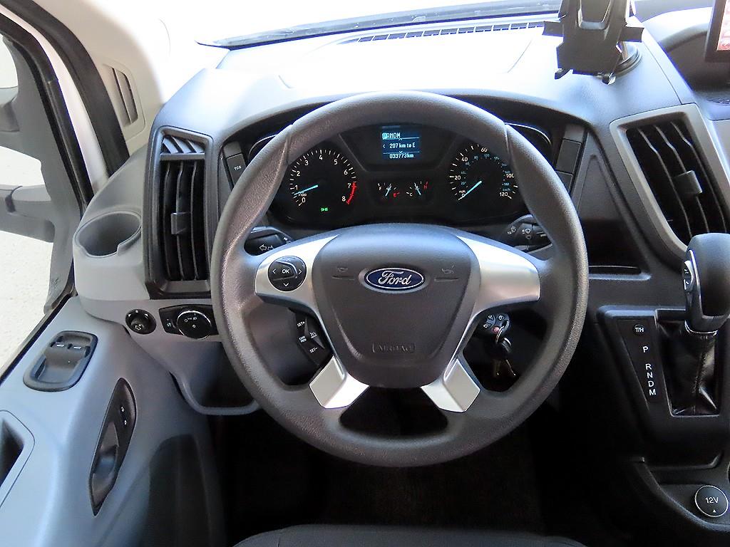 Ford Transit — photo 08