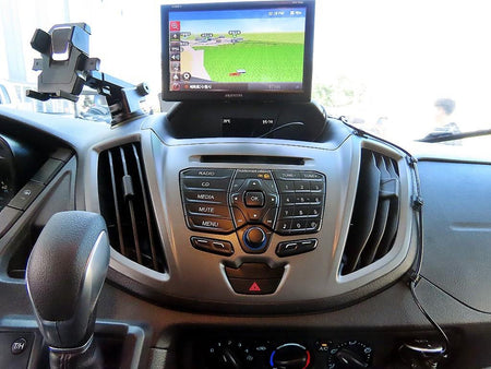 Ford Transit — photo 11
