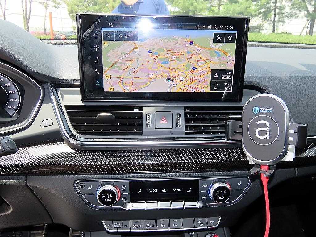 Audi SQ5 — photo 13