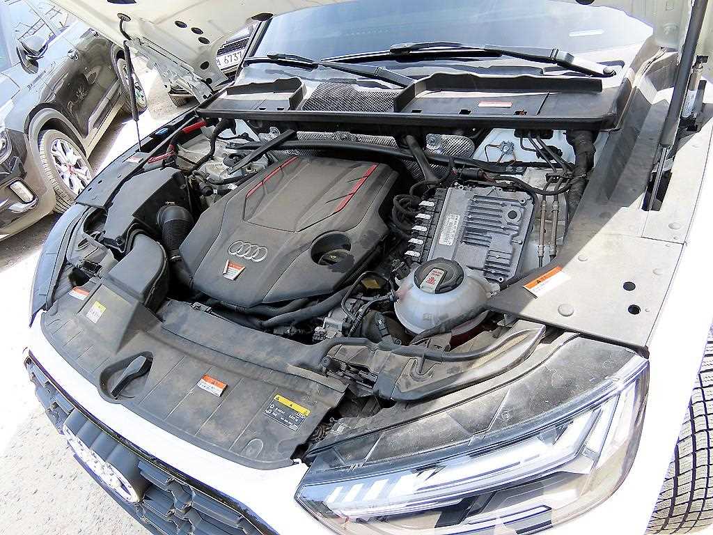 Audi SQ5 — photo 19