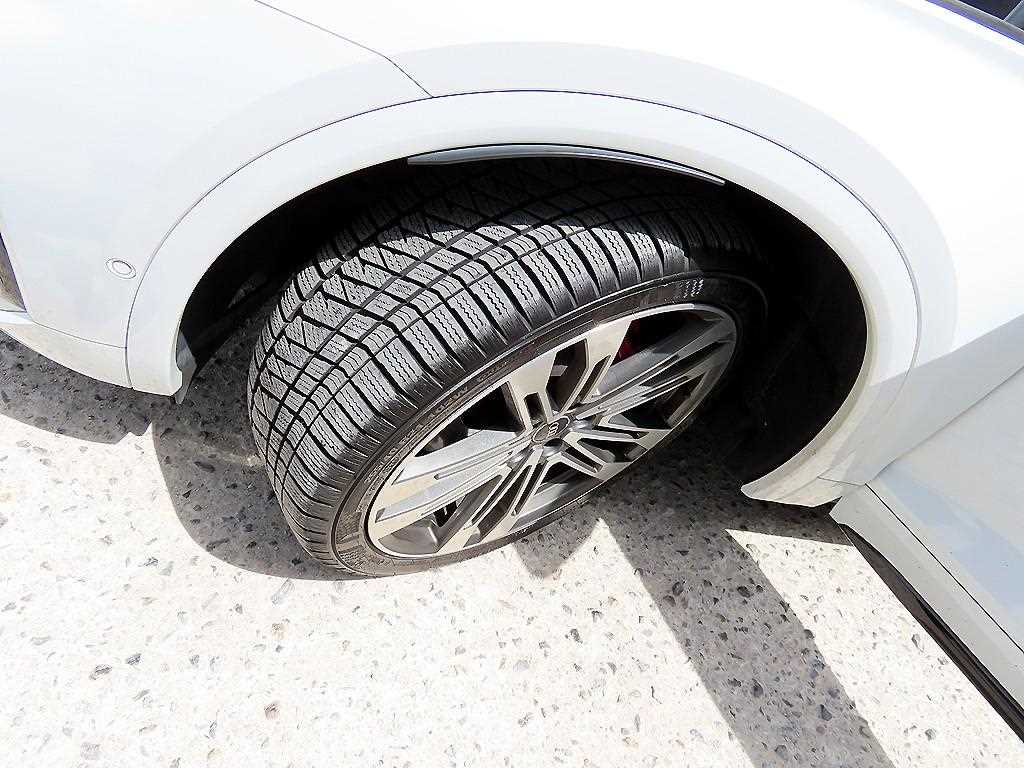 Audi SQ5 — photo 20