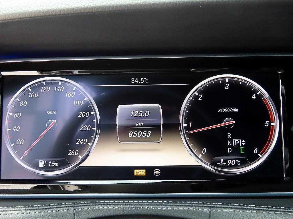 Mercedes-Benz S-Class — photo 09
