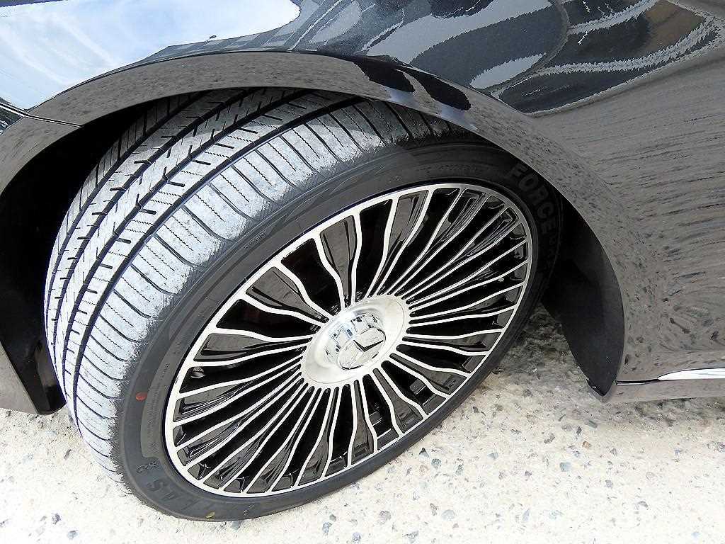 Mercedes-Benz S-Class — photo 20