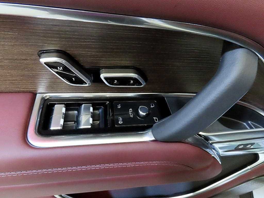 Land Rover Range Rover — photo 12