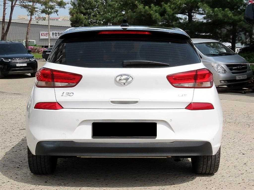 Hyundai i30 — photo 04