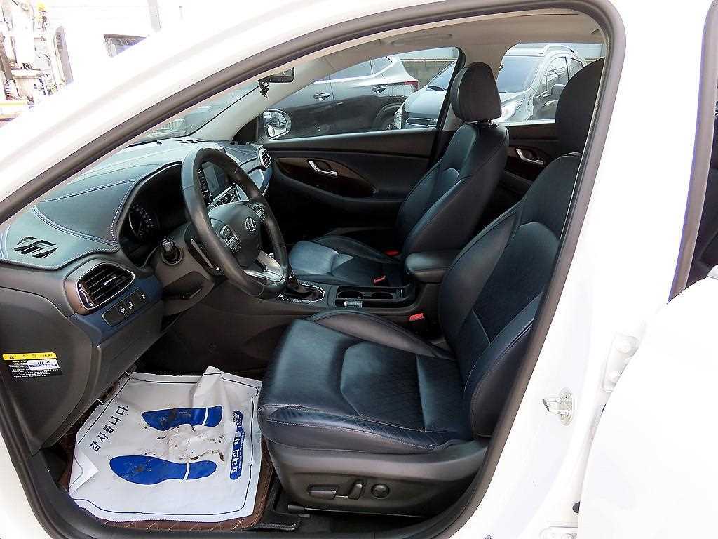 Hyundai i30 — photo 05