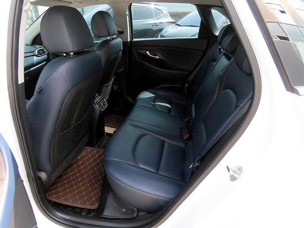 Hyundai i30 — photo 06