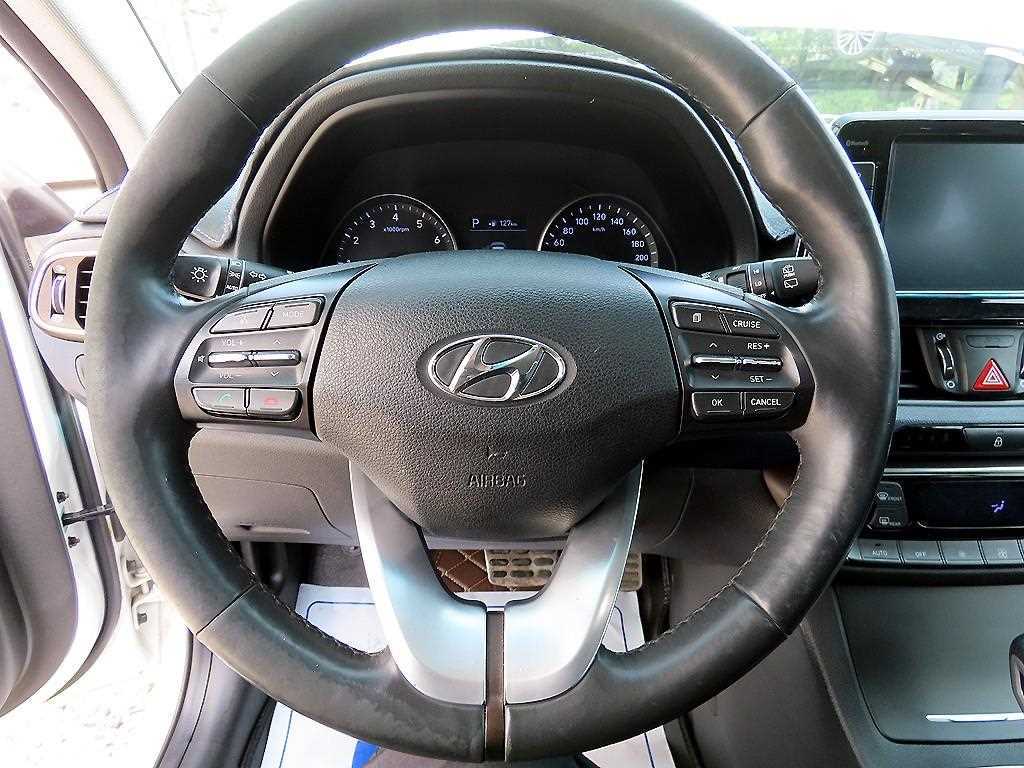 Hyundai i30 — photo 08