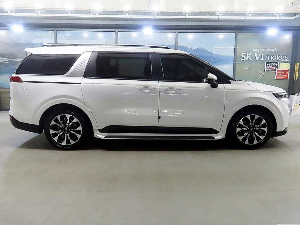 Kia Carnival — photo 03