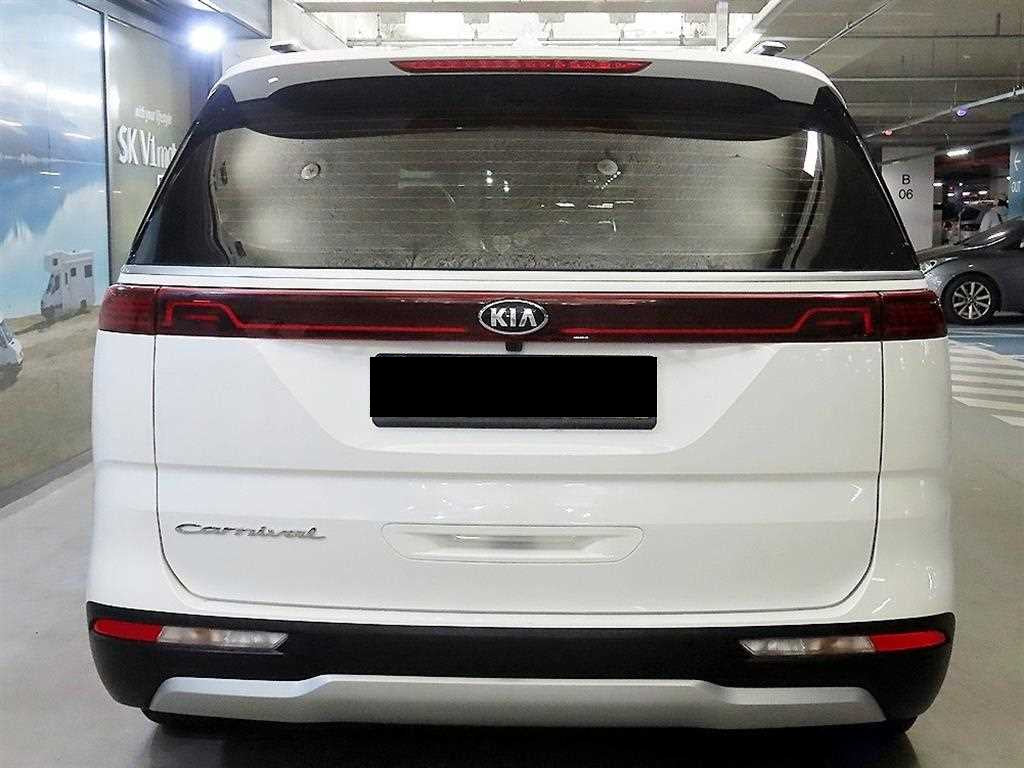 Kia Carnival — photo 05