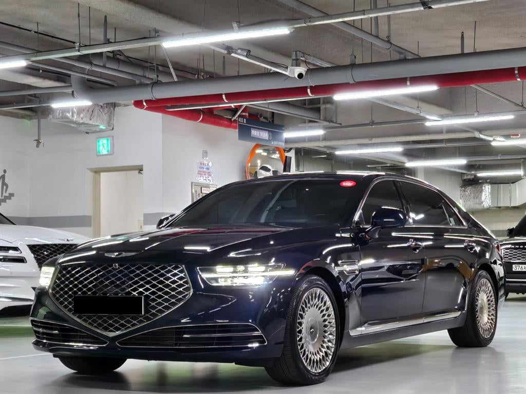 Genesis G90 — photo 01