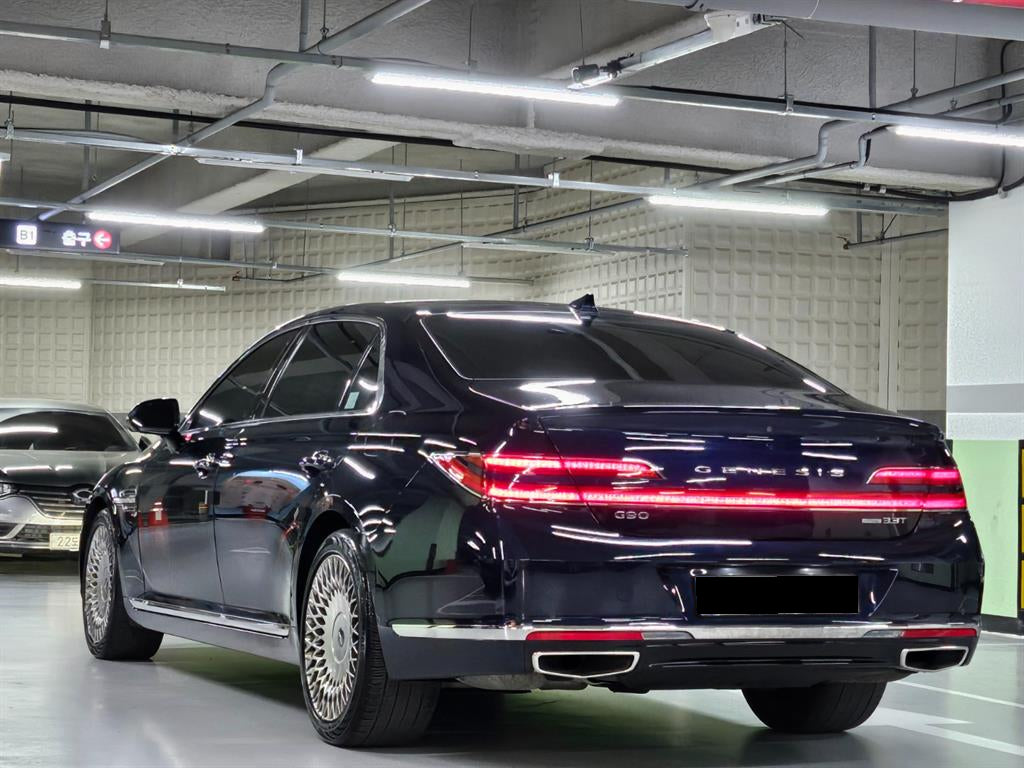 Genesis G90 — photo 03