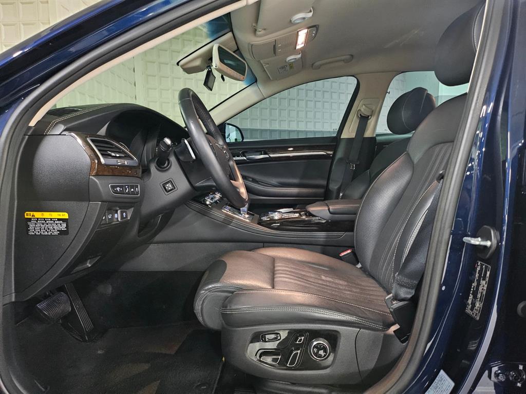 Genesis G90 — photo 06