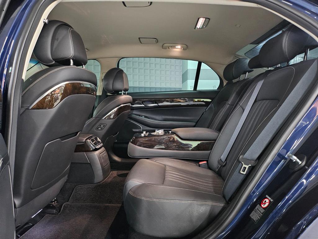 Genesis G90 — photo 07