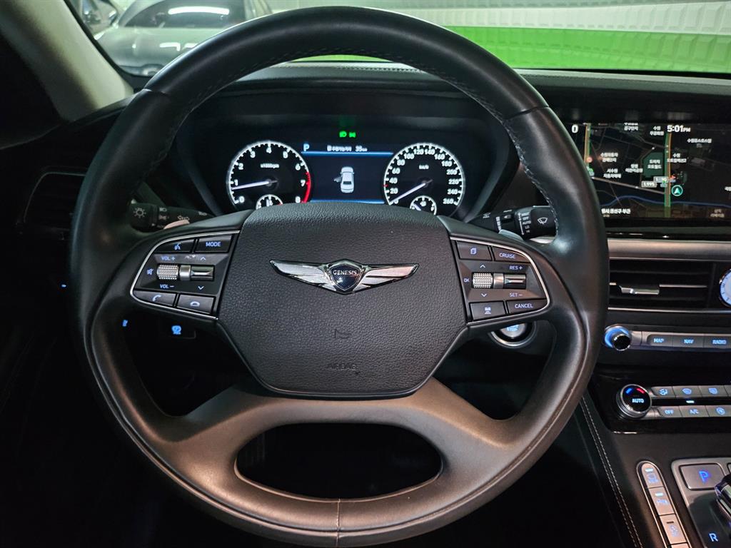 Genesis G90 — photo 11
