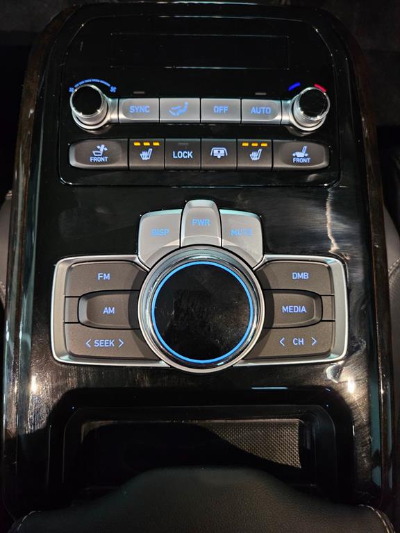 Genesis G90 — photo 18