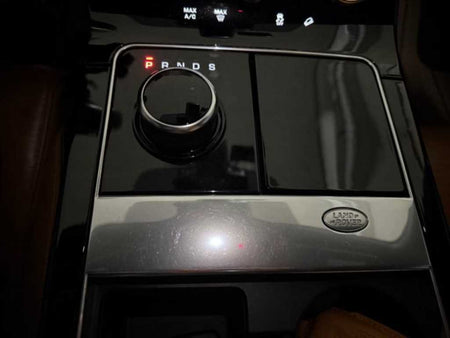 Land Rover Range Rover Velar — photo 15