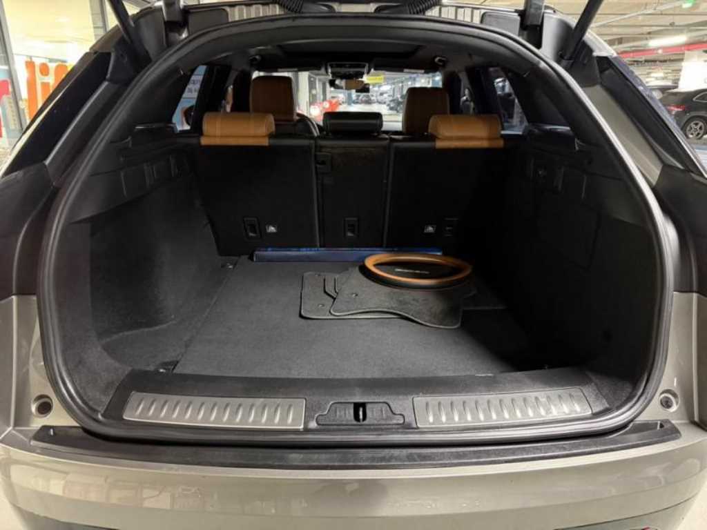Land Rover Range Rover Velar — photo 17