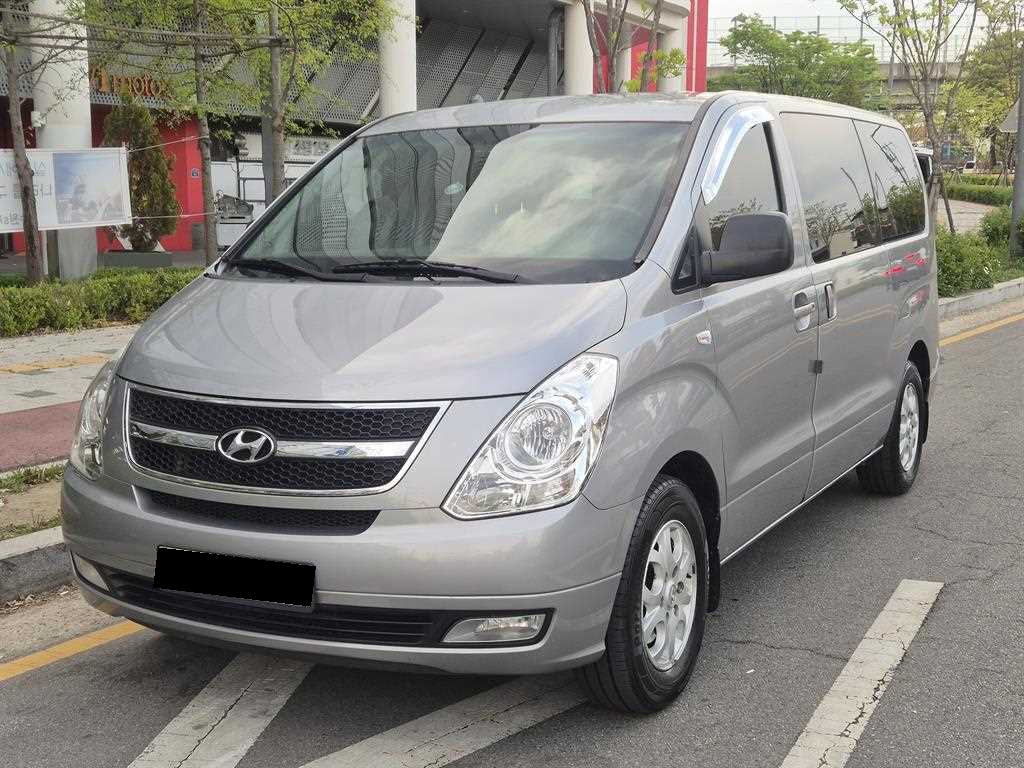 Hyundai Starex — photo 02
