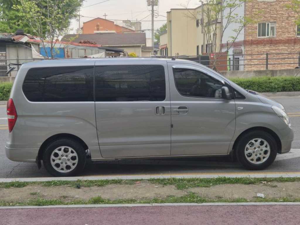 Hyundai Starex — photo 05