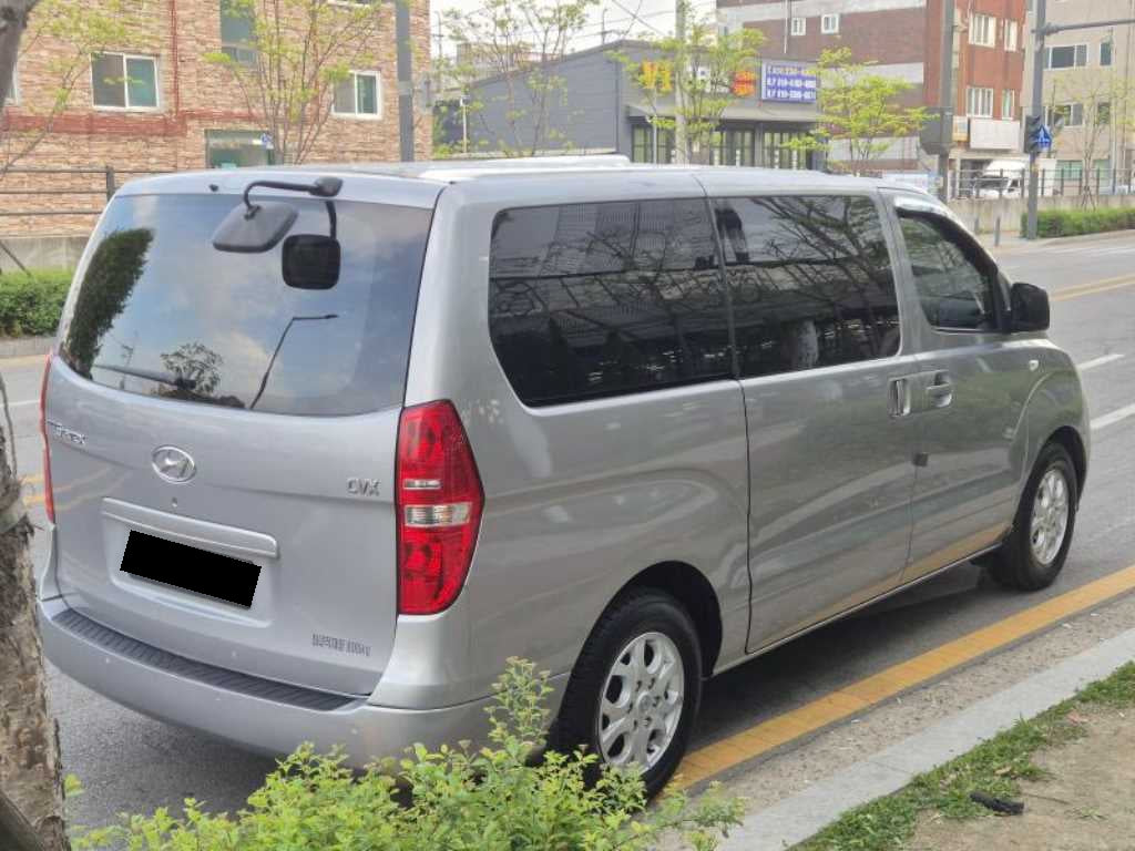 Hyundai Starex — photo 06