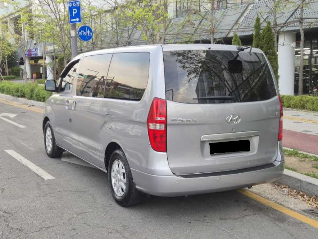 Hyundai Starex — photo 08