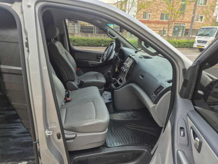 Hyundai Starex — photo 12