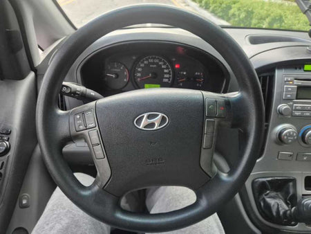Hyundai Starex — photo 17