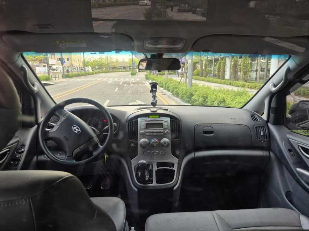 Hyundai Starex — photo 20
