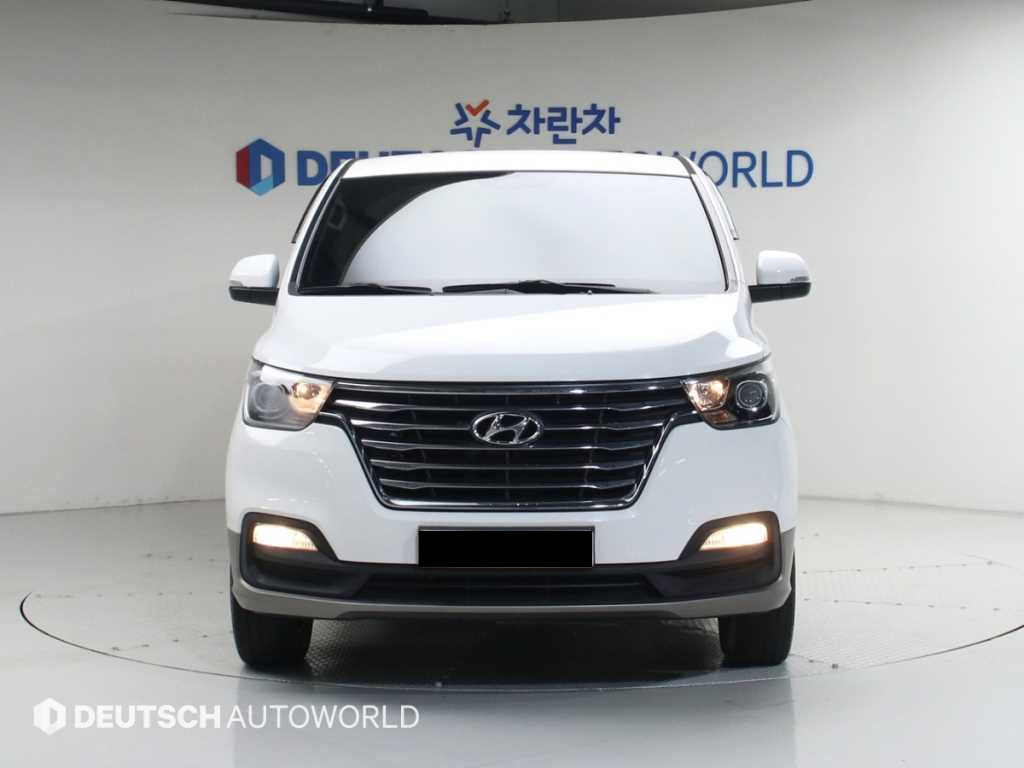 Hyundai Starex — photo 03