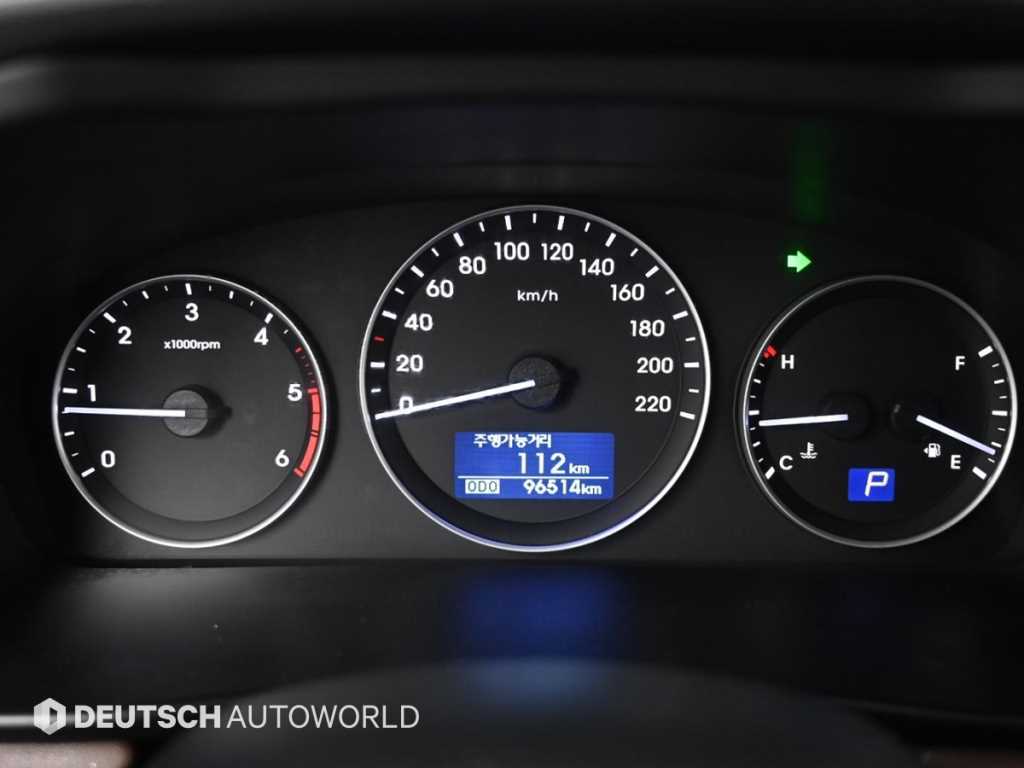 Hyundai Starex — photo 08