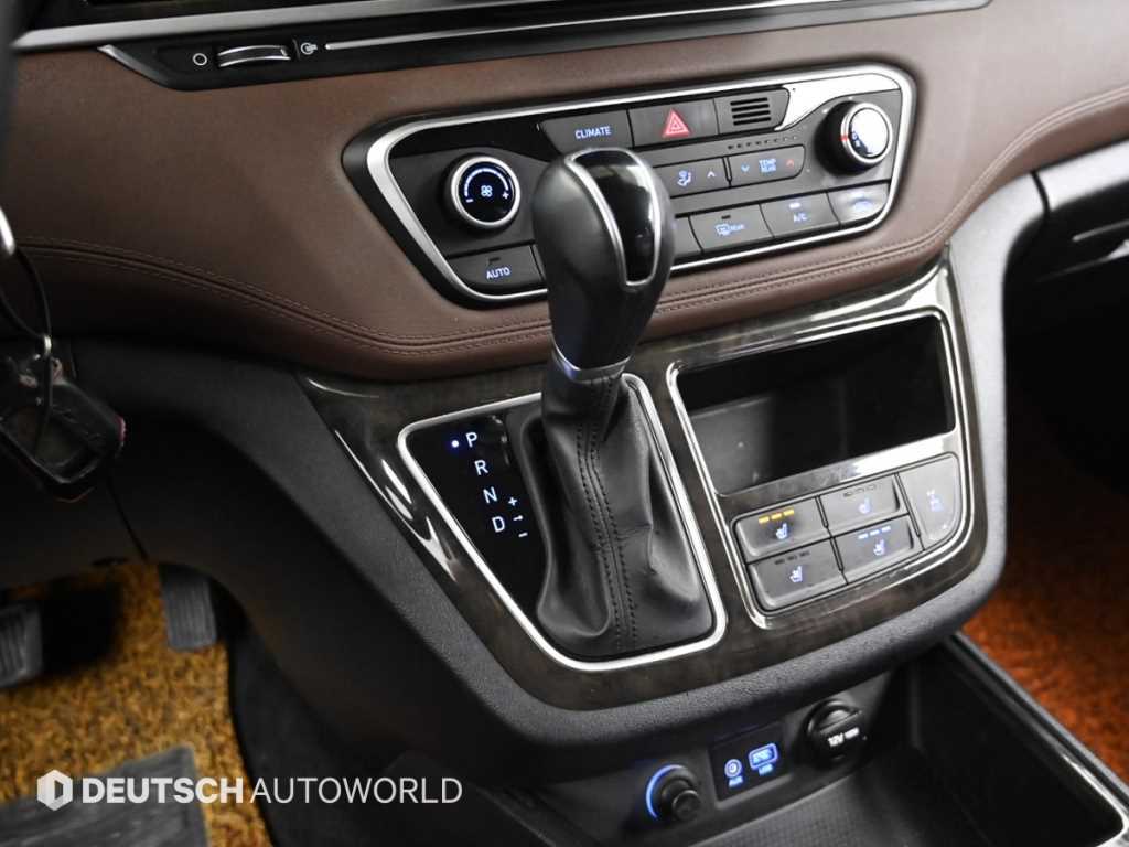 Hyundai Starex — photo 09