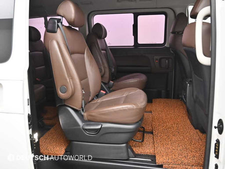 Hyundai Starex — photo 12