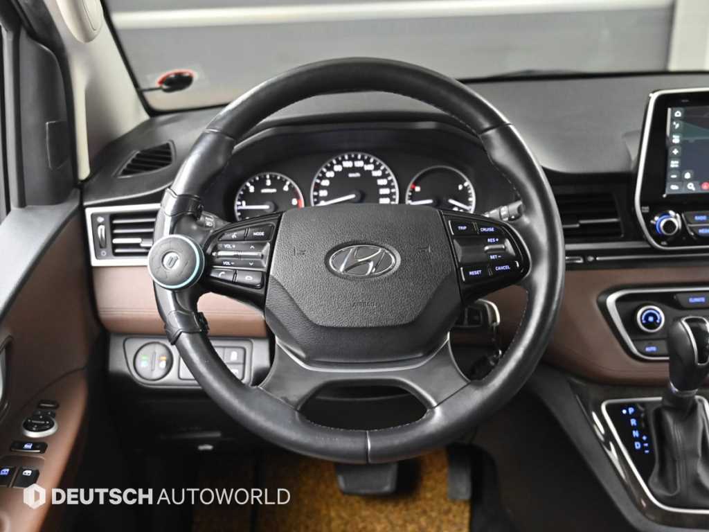 Hyundai Starex — photo 13