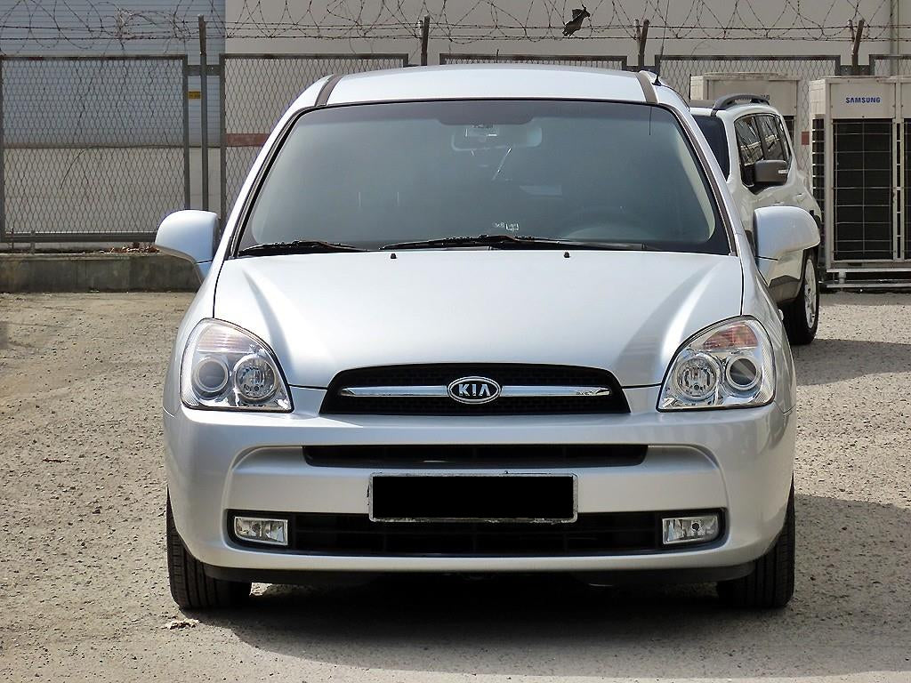 Kia Carens — photo 01