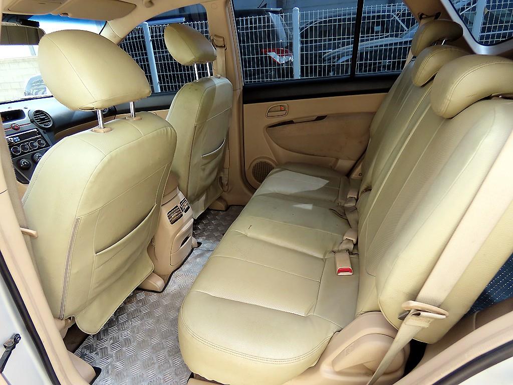 Kia Carens — photo 06